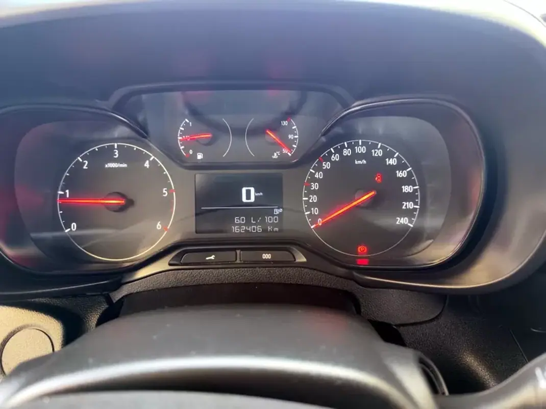 Opel COMBO 2019 - 11980 EUR, 162000 km - AUTO.MOTO.pt - 162000km - foto 18 de 21