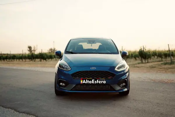 Ford Fiesta 2019 - 19900 EUR, 89800 km - AUTO.MOTO.pt - 89800km - foto 3 de 11