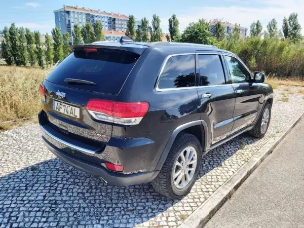 Jeep Grand Cherokee 2016 - 34950 EUR, 135350 km - AUTO.MOTO.pt - 135350km - foto 5 de 60