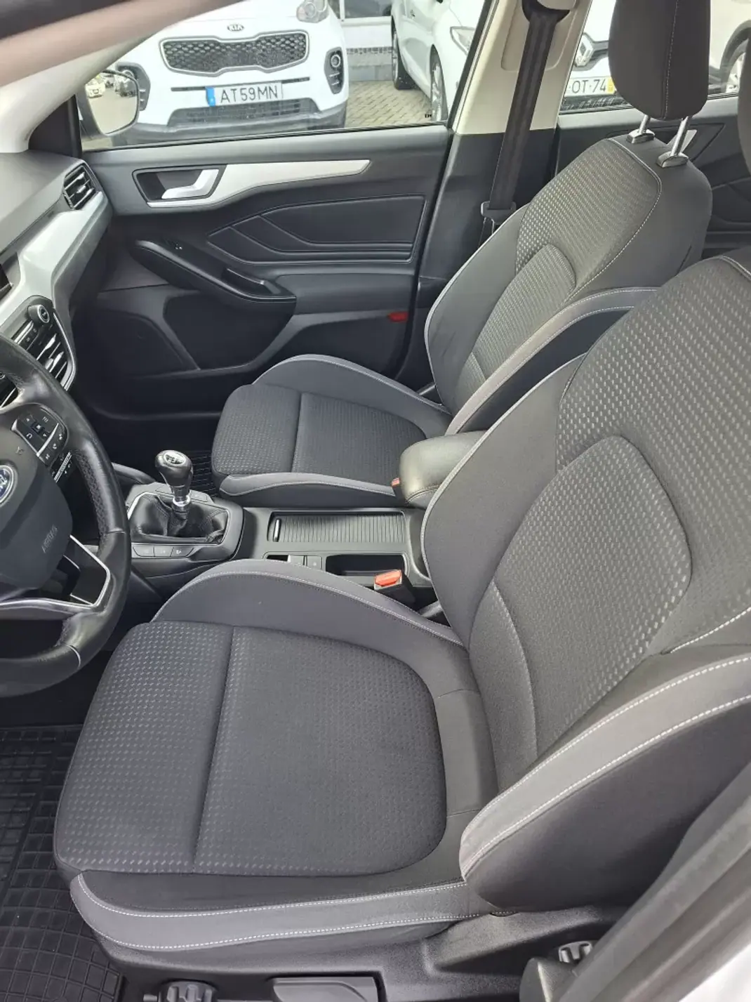 Ford Focus 2019 - 15500 EUR, 119500 km - AUTO.MOTO.pt - 119500km - foto 11 de 30