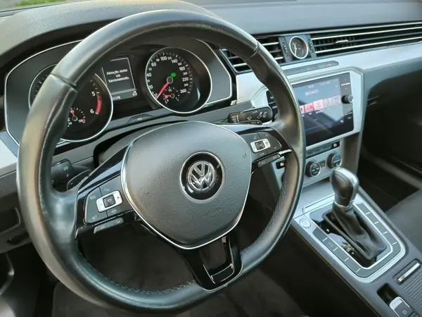 Volkswagen Passat 2019 - 19950 EUR, 155079 km - AUTO.MOTO.pt - 155079km - foto 36 de 60