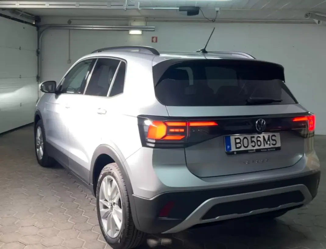 Volkswagen T-Cross 2024 - 22800 EUR, 3300 km - AUTO.MOTO.pt - 3300km - foto 4 de 9