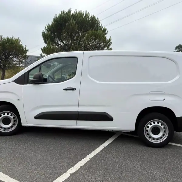 Citroën Berlingo 2019 - 14950 EUR, 96000 km - AUTO.MOTO.pt - 96000km - foto 13 de 17