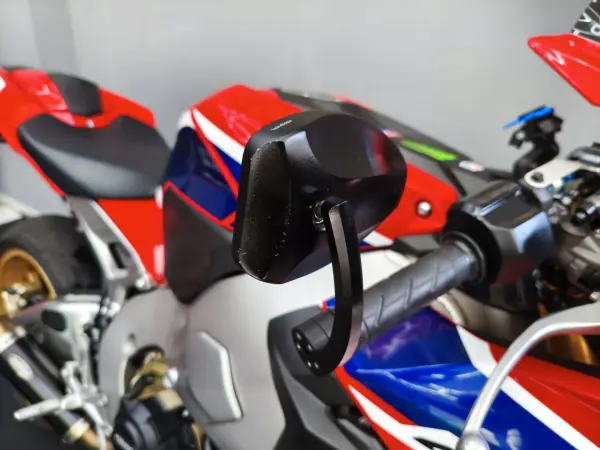 Honda CBR 1000RR 2017 - 15250 EUR, 17000 km - AUTO.MOTO.pt - 17000km - foto 10 de 32
