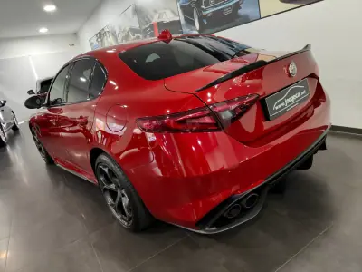 Alfa Romeo Giulia 2018 - 65500 EUR, 53000 km - AUTO.MOTO.pt - 53000km - foto 26 de 37