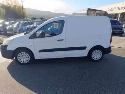 Citroën BERLINGO 3 LUGARES 2017 - 9000 EUR, 220000 km - AUTO.MOTO.pt - 220000km - foto 6 de 30
