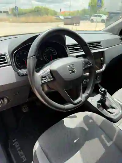 SEAT Ibiza 2018 - 12500 EUR, 74622 km - AUTO.MOTO.pt - 74622km - foto 9 de 15