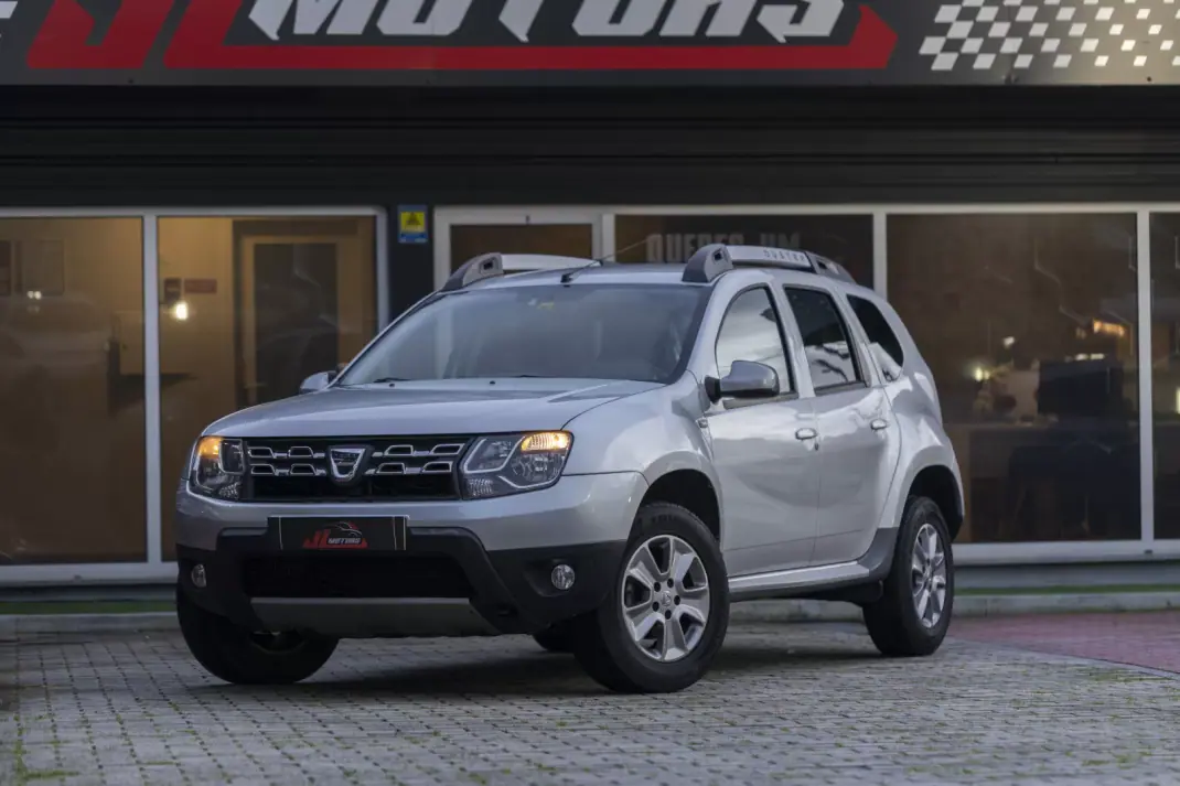 Dacia Duster 2015 - 10900 EUR, 150410 km - AUTO.MOTO.pt - 150410km - foto 4 de 33