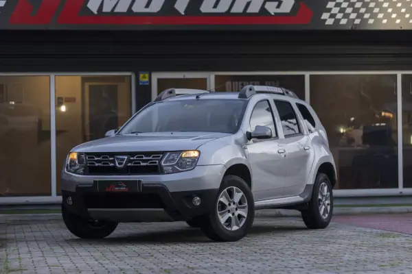 Dacia Duster 2015 - 10900 EUR, 150410 km - AUTO.MOTO.pt - 150410km - foto 4 de 33
