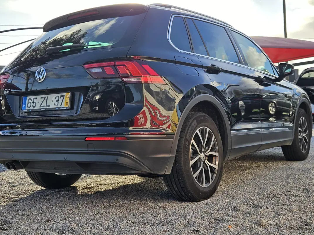 Volkswagen Tiguan 2019 - 24500 EUR, 49800 km - AUTO.MOTO.pt - 49800km - foto 6 de 17