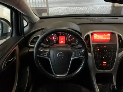 Opel Astra Sports Tourer 2012 - 6750 EUR, 274002 km - AUTO.MOTO.pt - 274002km - foto 10 de 21