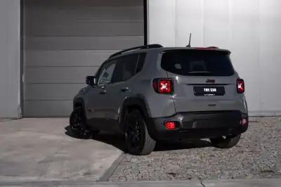 Jeep Renegade 2020 - 27500 EUR, 24000 km - AUTO.MOTO.pt - 24000km - foto 11 de 42