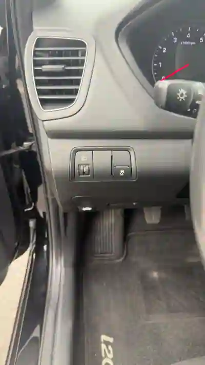 Hyundai i20 2018 - 10550 EUR, 99 km - AUTO.MOTO.pt - 99km - foto 4 de 15