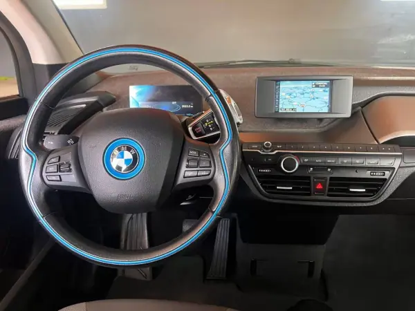 BMW i3 2017 - 14900 EUR, 102622 km - AUTO.MOTO.pt - 102622km - foto 7 de 28
