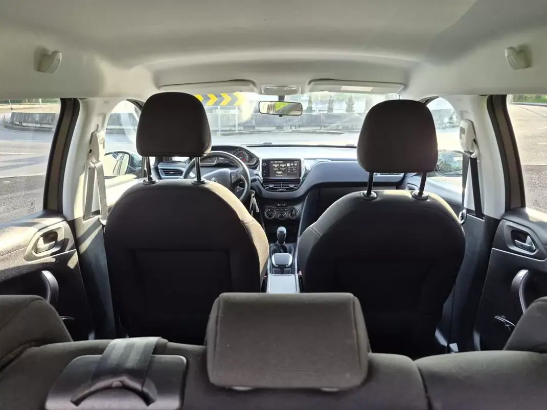 Peugeot 2008 2015 - 8999 EUR, 70466 km - AUTO.MOTO.pt - 70466km - foto 16 de 16