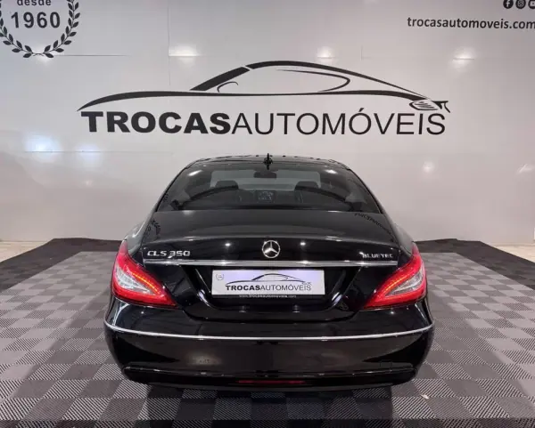 Mercedes-Benz CLS 350 2015 - 32500 EUR, 99869 km - AUTO.MOTO.pt - 99869km - foto 2 de 34
