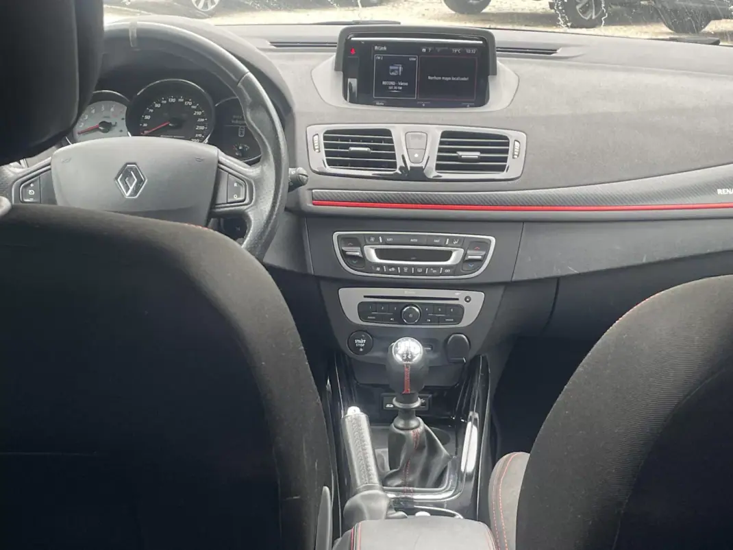 Renault Mégane Coupe 2015 - 23900 EUR, 124085 km - 124085km - foto 6 de 8