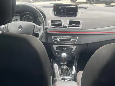 Renault Mégane Coupe 2015 - 23900 EUR, 124085 km - 124085km - foto 6 de 8
