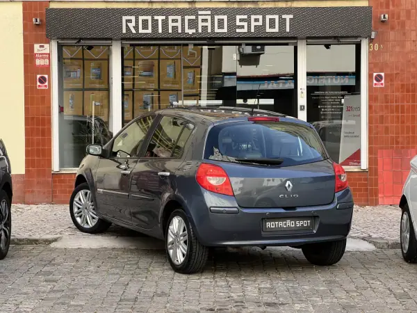 Renault Clio 2008 - 4990 EUR, 255000 km - AUTO.MOTO.pt - 255000km - foto 3 de 31