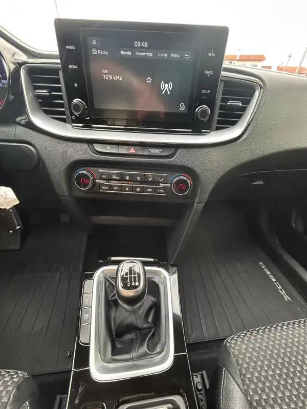 Kia XCeed 2020 - 14990 EUR, 162439 km - AUTO.MOTO.pt - 162439km - foto 12 de 19