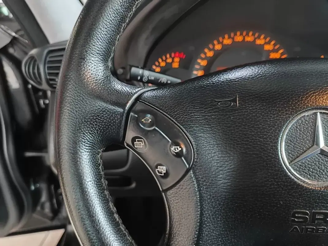 Mercedes-Benz C 220 2000 - 5750 EUR, 372700 km - AUTO.MOTO.pt - 372700km - foto 33 de 60