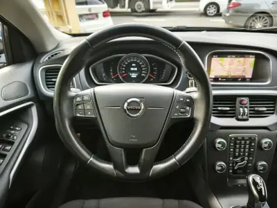 Volvo V40 Cross Country 2017 - 18500 EUR, 100000 km - AUTO.MOTO.pt - 100000km - foto 33 de 34