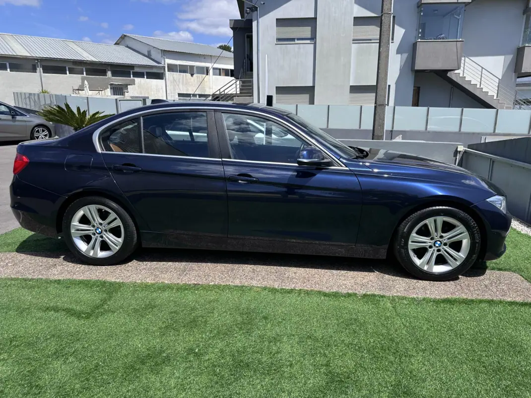 BMW 320 2015 - 14900 EUR, 240000 km - AUTO.MOTO.pt - 240000km - foto 16 de 59
