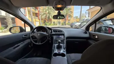 Peugeot 3008 2012 - 9480 EUR, 170000 km - AUTO.MOTO.pt - 170000km - foto 2 de 15