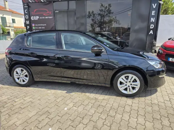 Peugeot 308 2017 - 10250 EUR, 114000 km - AUTO.MOTO.pt - 114000km - foto 3 de 17