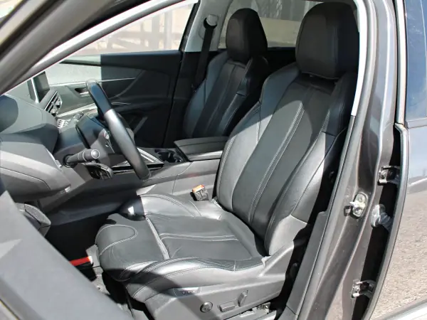 Peugeot 5008 2019 - 18900 EUR, 157458 km - AUTO.MOTO.pt - 157458km - foto 9 de 22