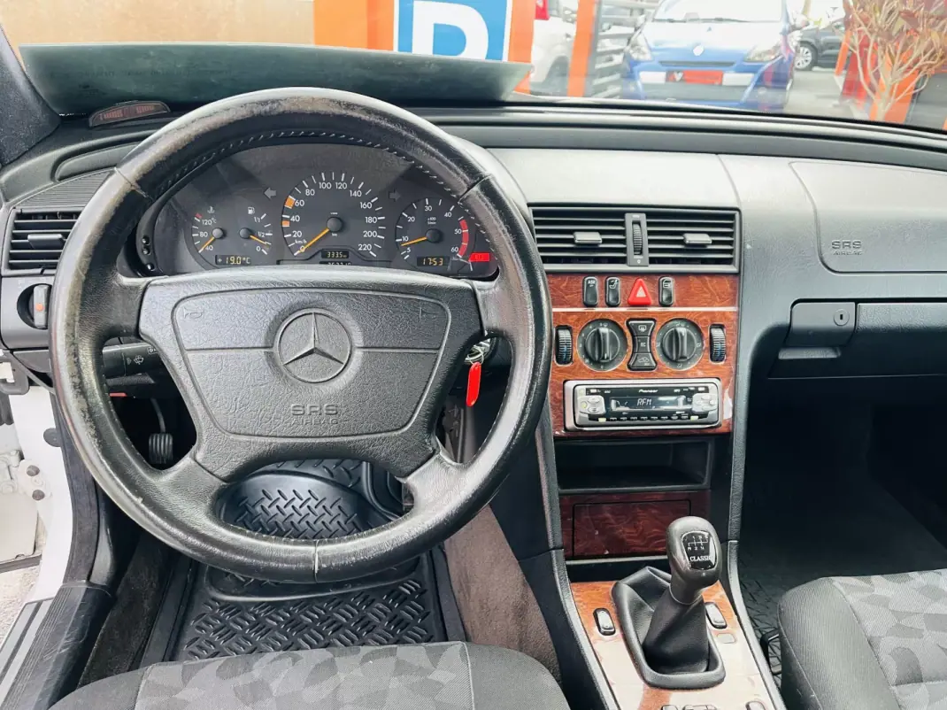 Mercedes-Benz C 200 1998 - 4500 EUR, 363710 km - AUTO.MOTO.pt - 363710km - foto 10 de 12