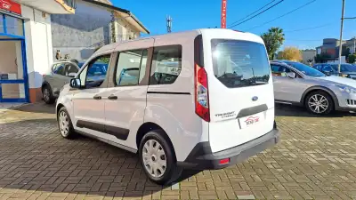 Ford Transit Connect 2019 - 16900 EUR, 240235 km - AUTO.MOTO.pt - 240235km - foto 4 de 24