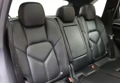 Porsche Cayenne 2015 - 41900 EUR, 140000 km - 140000km - foto 24 de 32