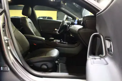 Mercedes-Benz CLA 250 2022 - 27900 EUR, 99000 km - AUTO.MOTO.pt - 99000km - foto 5 de 33