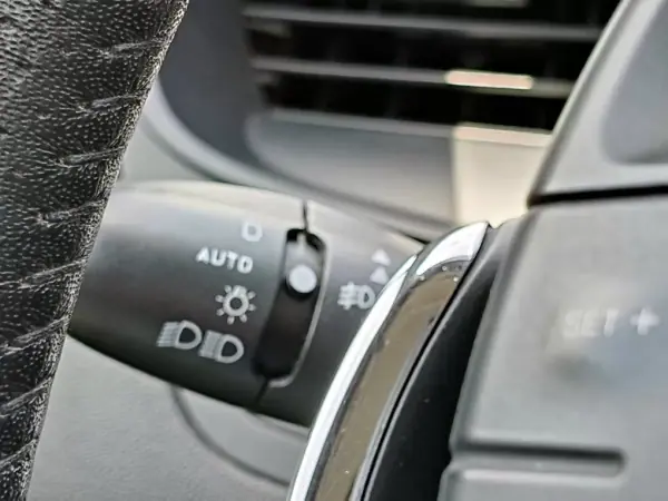 Citroën C5 Tourer 2013 - 6490 EUR, 287350 km - AUTO.MOTO.pt - 287350km - foto 28 de 31