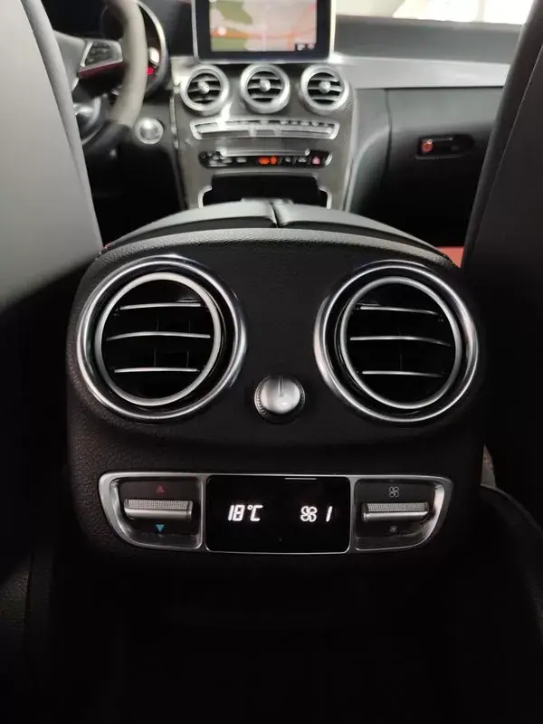 Mercedes-Benz C 63 AMG 2015 - 59500 EUR, 60000 km - AUTO.MOTO.pt - 60000km - foto 42 de 51
