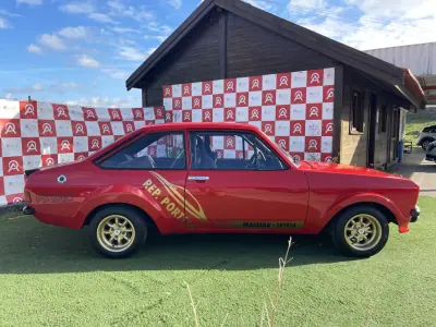 Ford Escort 1976 - 27990 EUR, 15686 km - AUTO.MOTO.pt - 15686km - foto 2 de 22