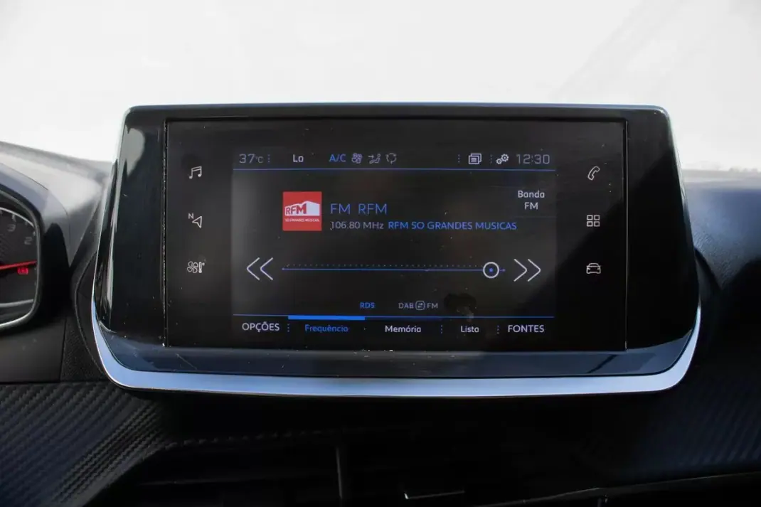 Peugeot 208 2023 - 16999 EUR, 96737 km - AUTO.MOTO.pt - 96737km - foto 22 de 34