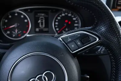 Audi A1 Sportback 2014 - 12999 EUR, 166122 km - AUTO.MOTO.pt - 166122km - foto 20 de 25