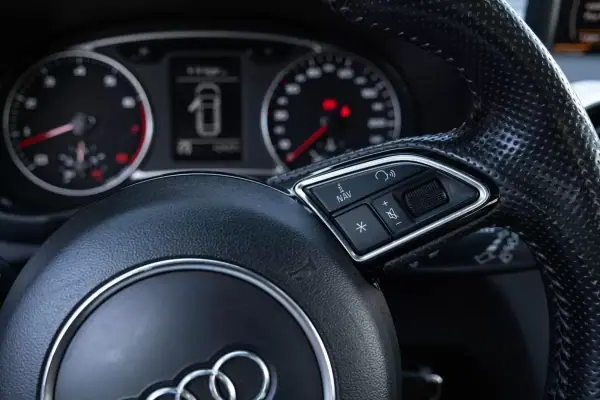 Audi A1 Sportback 2014 - 12999 EUR, 166122 km - AUTO.MOTO.pt - 166122km - foto 20 de 25