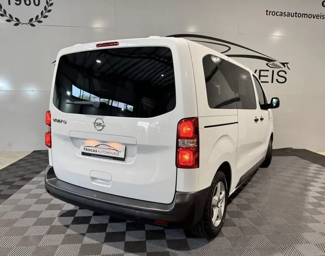 Opel Vivaro 2022 - 32900 EUR, 20415 km - 20415km - foto 48 de 50