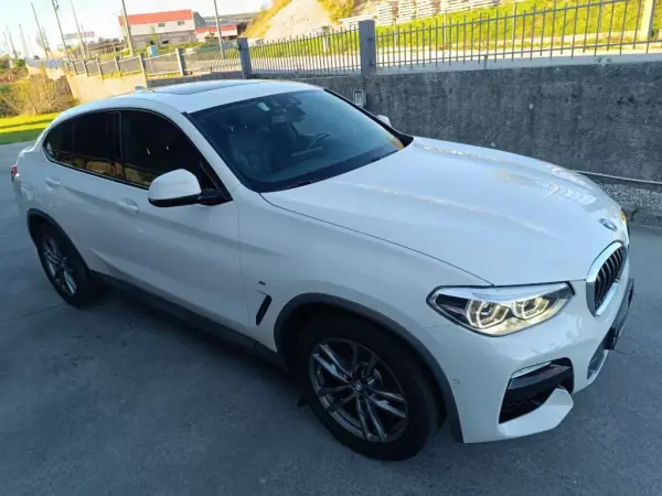 BMW X4 2018 - 49000 EUR, 90000 km - AUTO.MOTO.pt - 90000km - foto 26 de 52