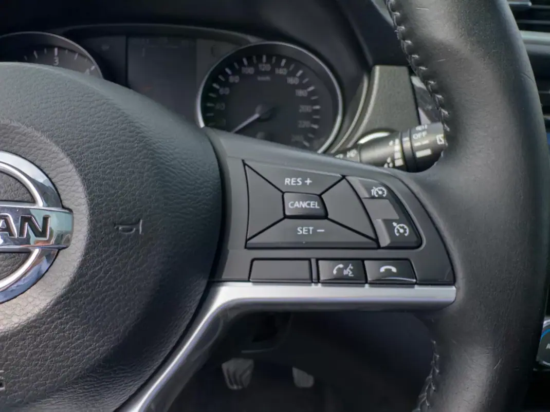 Nissan Qashqai 2018 - 18990 EUR, 123000 km - AUTO.MOTO.pt - 123000km - foto 23 de 40