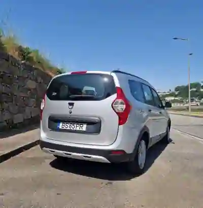Dacia Lodgy 2017 - 10000 EUR, 44500 km - AUTO.MOTO.pt - 44500km - foto 4 de 18