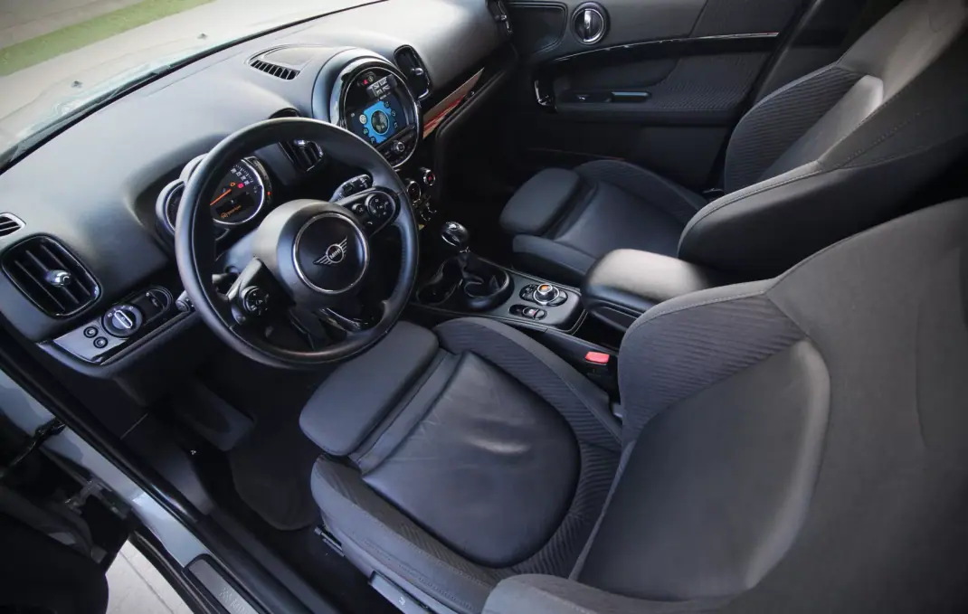 MINI Countryman 2019 - 16990 EUR, 155000 km - AUTO.MOTO.pt - 155000km - foto 9 de 33