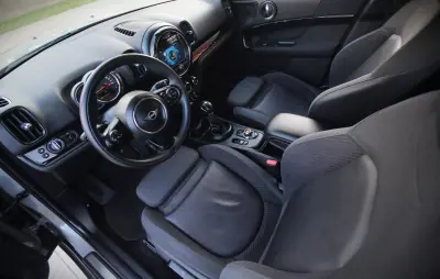 MINI Countryman 2019 - 16990 EUR, 155000 km - AUTO.MOTO.pt - 155000km - foto 9 de 33