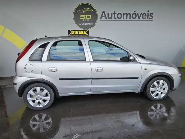 Opel Corsa 2005 - 3250 EUR, 180000 km - AUTO.MOTO.pt - 180000km - foto 3 de 10