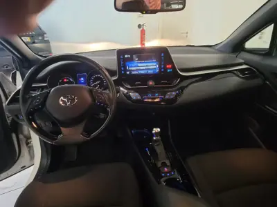 Toyota C-HR 2019 - 22950 EUR, 84605 km - 84605km - foto 13 de 29