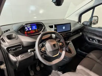 Peugeot Partner 1.5 BlueHDi Standard 2024 - 18900 EUR, 78000 km - AUTO.MOTO.pt - 78000km - foto 9 de 38
