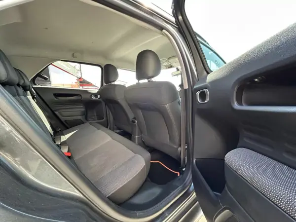 Citroën C4 Cactus 2017 - 11750 EUR, 110180 km - AUTO.MOTO.pt - 110180km - foto 22 de 23